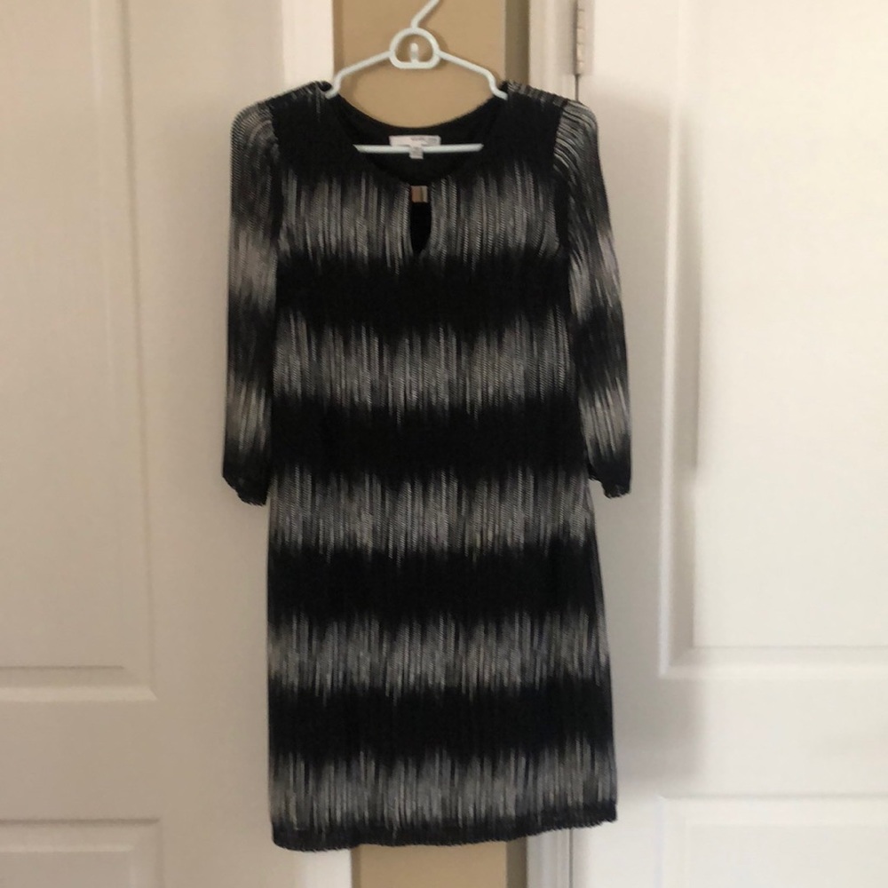 Women Dress size 4 color black and white